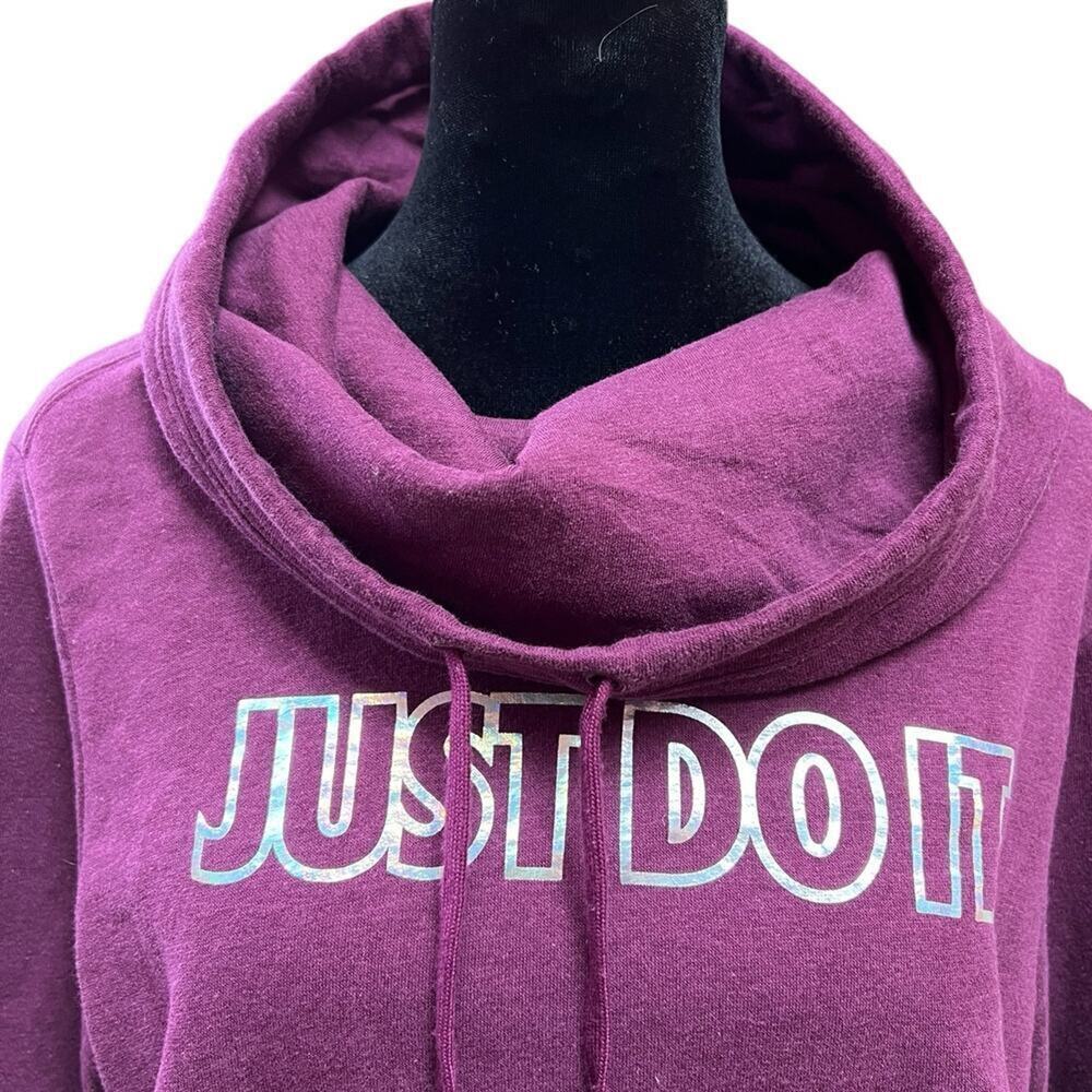 Nike M women’s hoodie with drawstring cowl neck, berry color